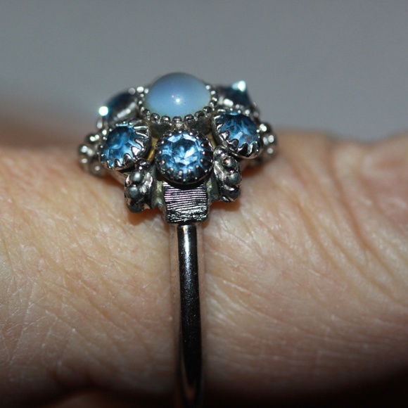 Avon Blue Rhinestone & Moonstone Ring - Picture 2 of 3